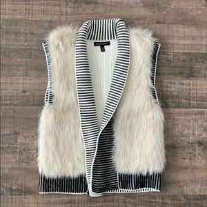 Banana Republic faux fur vest XS petite